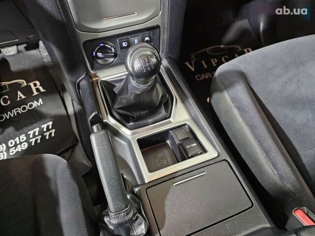 Тойота Ленд Крузер Прадо, об'ємом двигуна 2.7 л та пробігом 115 тис. км за 27777 $, фото 26 на Automoto.ua