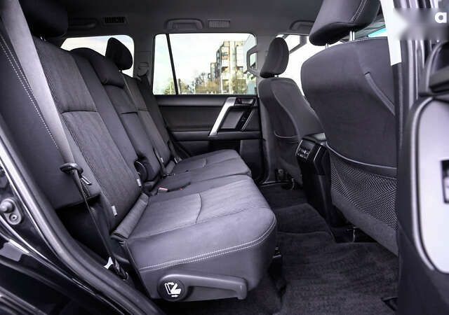 Тойота Ленд Крузер Прадо, объемом двигателя 0 л и пробегом 114 тыс. км за 33667 $, фото 6 на Automoto.ua