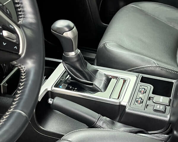 Тойота Ленд Крузер Прадо, объемом двигателя 2.8 л и пробегом 109 тыс. км за 41800 $, фото 11 на Automoto.ua