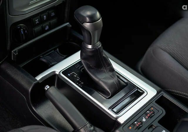 Тойота Ленд Крузер Прадо, объемом двигателя 0 л и пробегом 114 тыс. км за 33667 $, фото 27 на Automoto.ua