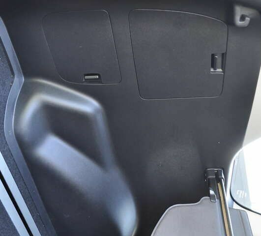 Тойота Ленд Крузер Прадо, объемом двигателя 0 л и пробегом 83 тыс. км за 42000 $, фото 24 на Automoto.ua