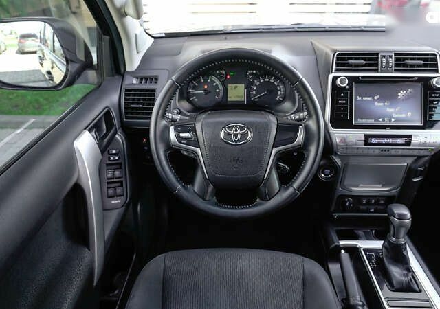 Тойота Ленд Крузер Прадо, объемом двигателя 0 л и пробегом 114 тыс. км за 33667 $, фото 8 на Automoto.ua