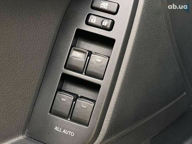 Тойота Ленд Крузер Прадо, объемом двигателя 4 л и пробегом 130 тыс. км за 44490 $, фото 27 на Automoto.ua