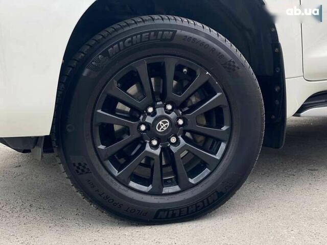 Тойота Ленд Крузер Прадо, объемом двигателя 4 л и пробегом 130 тыс. км за 44490 $, фото 3 на Automoto.ua