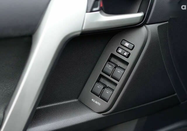 Тойота Ленд Крузер Прадо, об'ємом двигуна 0 л та пробігом 28 тис. км за 40777 $, фото 12 на Automoto.ua