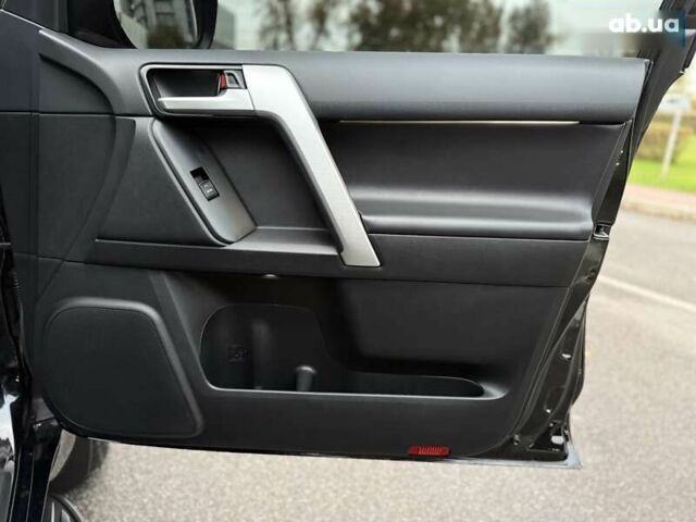 Тойота Ленд Крузер Прадо, объемом двигателя 4 л и пробегом 72 тыс. км за 54900 $, фото 23 на Automoto.ua