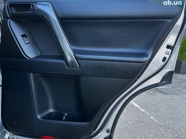 Тойота Ленд Крузер Прадо, объемом двигателя 2.8 л и пробегом 28 тыс. км за 44499 $, фото 25 на Automoto.ua