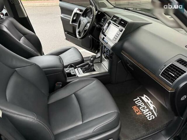 Тойота Ленд Крузер Прадо, объемом двигателя 4 л и пробегом 72 тыс. км за 54900 $, фото 26 на Automoto.ua