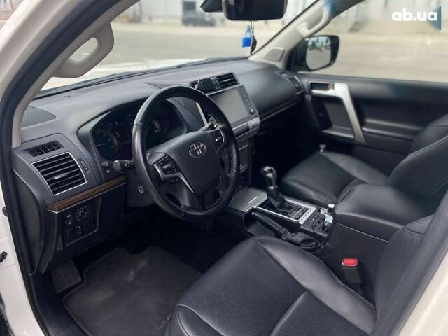 Тойота Ленд Крузер Прадо, объемом двигателя 4 л и пробегом 130 тыс. км за 44490 $, фото 15 на Automoto.ua
