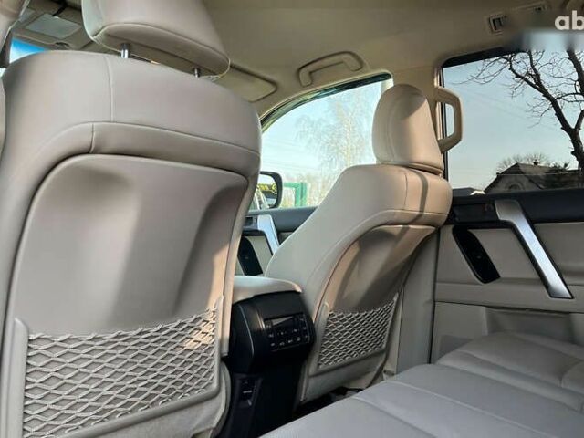 Тойота Ленд Крузер Прадо, объемом двигателя 2.8 л и пробегом 39 тыс. км за 46000 $, фото 17 на Automoto.ua