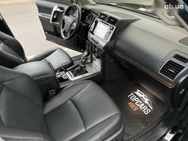 Тойота Ленд Крузер Прадо, объемом двигателя 4 л и пробегом 72 тыс. км за 54900 $, фото 27 на Automoto.ua