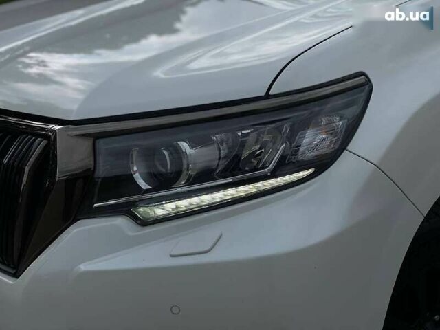 Тойота Ленд Крузер Прадо, объемом двигателя 4 л и пробегом 130 тыс. км за 44490 $, фото 2 на Automoto.ua