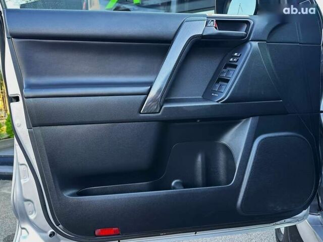 Тойота Ленд Крузер Прадо, объемом двигателя 2.8 л и пробегом 28 тыс. км за 44499 $, фото 19 на Automoto.ua