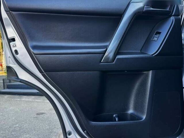 Тойота Ленд Крузер Прадо, объемом двигателя 2.8 л и пробегом 28 тыс. км за 44499 $, фото 21 на Automoto.ua