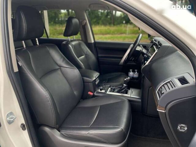 Тойота Ленд Крузер Прадо, объемом двигателя 4 л и пробегом 130 тыс. км за 44490 $, фото 22 на Automoto.ua