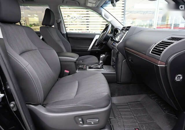 Тойота Ленд Крузер Прадо, об'ємом двигуна 4 л та пробігом 32 тис. км за 44855 $, фото 5 на Automoto.ua