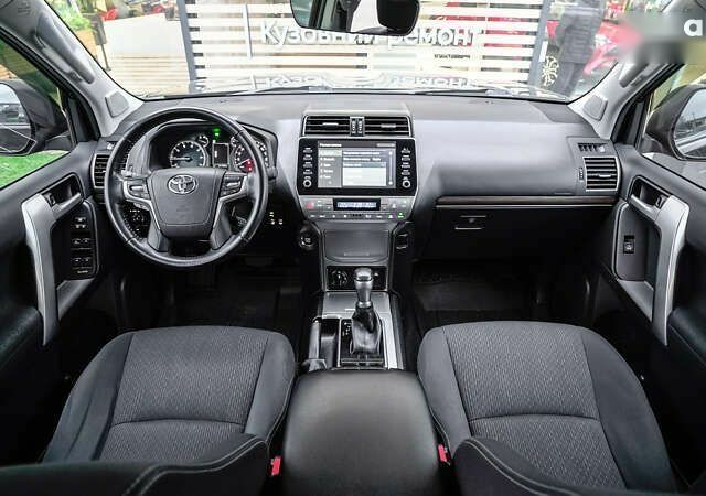Тойота Ленд Крузер Прадо, об'ємом двигуна 4 л та пробігом 32 тис. км за 44855 $, фото 7 на Automoto.ua