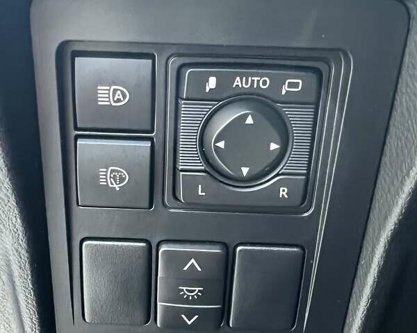 Тойота Ленд Крузер Прадо, об'ємом двигуна 3.96 л та пробігом 97 тис. км за 50000 $, фото 20 на Automoto.ua