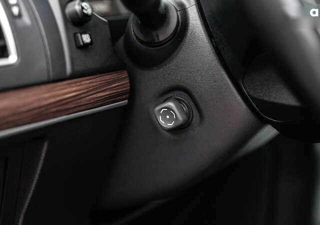 Тойота Ленд Крузер Прадо, об'ємом двигуна 4 л та пробігом 32 тис. км за 44855 $, фото 17 на Automoto.ua