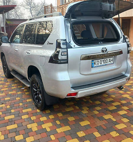 Тойота Ленд Крузер Прадо, объемом двигателя 3.96 л и пробегом 30 тыс. км за 47500 $, фото 3 на Automoto.ua