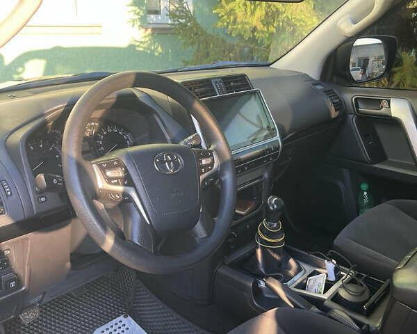 Тойота Ленд Крузер Прадо, объемом двигателя 2.7 л и пробегом 45 тыс. км за 34000 $, фото 3 на Automoto.ua