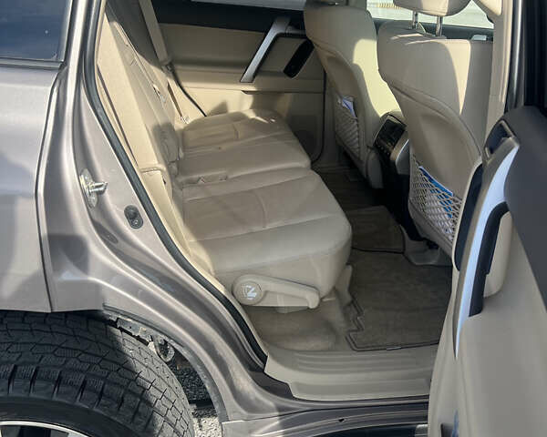 Тойота Ленд Крузер Прадо, объемом двигателя 3.96 л и пробегом 66 тыс. км за 64280 $, фото 8 на Automoto.ua