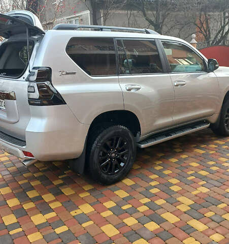 Тойота Ленд Крузер Прадо, объемом двигателя 3.96 л и пробегом 30 тыс. км за 47500 $, фото 4 на Automoto.ua