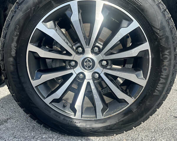 Тойота Ленд Крузер Прадо, объемом двигателя 3.96 л и пробегом 66 тыс. км за 64280 $, фото 14 на Automoto.ua