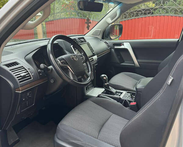 Тойота Ленд Крузер Прадо, объемом двигателя 3.96 л и пробегом 30 тыс. км за 47500 $, фото 2 на Automoto.ua