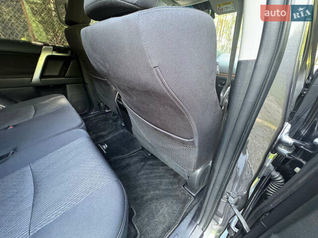 Тойота Ленд Крузер Прадо, об'ємом двигуна 4 л та пробігом 89 тис. км за 43500 $, фото 18 на Automoto.ua