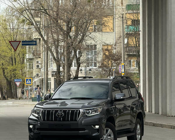 Тойота Ленд Крузер Прадо, объемом двигателя 2.8 л и пробегом 39 тыс. км за 47000 $, фото 3 на Automoto.ua