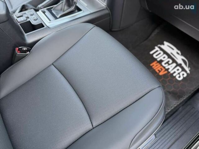 Тойота Ленд Крузер Прадо, объемом двигателя 4 л и пробегом 11 тыс. км за 54700 $, фото 29 на Automoto.ua