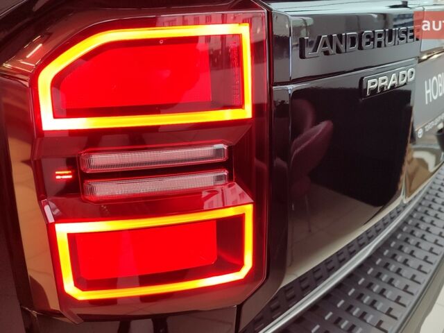 Тойота Ленд Крузер Прадо 2025 року купити нове авто Тойота Ленд Крузер Прадо 2025 року від офіційного дилера Тойота Центр Чернігів «Соллі-Плюс» Тойота фото