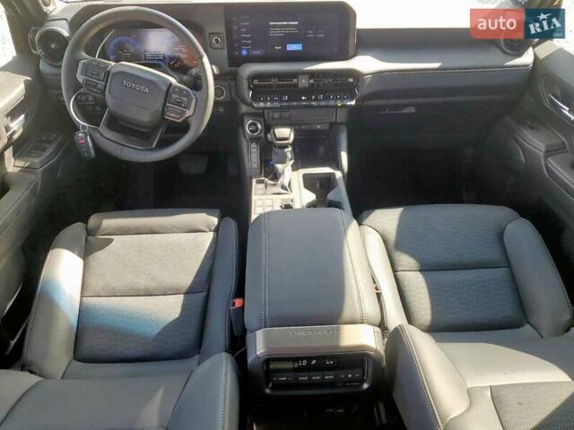 Тойота Ленд Крузер Прадо 2025 в Львове на Automoto.ua Тойота Ленд Крузер Прадо, объемом двигателя 2.39 л и пробегом 3 тыс. км за 55000 $, фото 7 на Automoto.ua