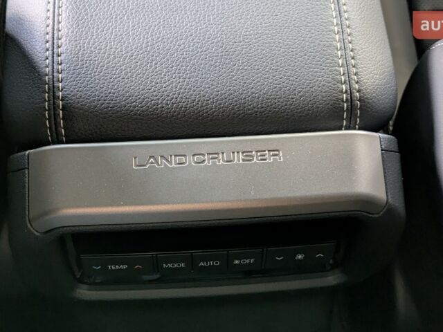 Тойота Ленд Крузер Прадо, объемом двигателя 2.8 л и пробегом 0 тыс. км за 63991 $, фото 10 на Automoto.ua