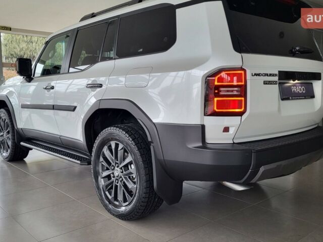 Тойота Ленд Крузер Прадо, объемом двигателя 2.8 л и пробегом 0 тыс. км за 69702 $, фото 3 на Automoto.ua