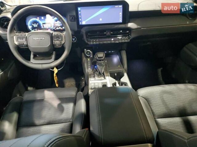 Тойота Ленд Крузер Прадо 2025 у Львові на Automoto.ua Тойота Ленд Крузер Прадо, об'ємом двигуна 2.39 л та пробігом 10 тис. км за 54000 $, фото 7 на Automoto.ua
