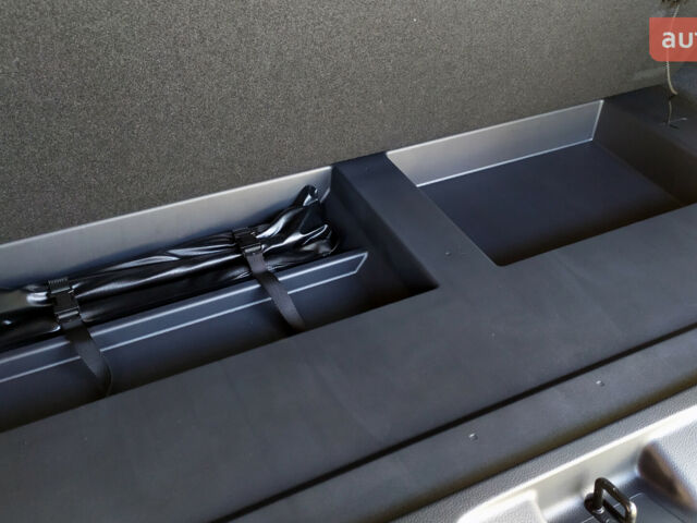 Тойота Ленд Крузер Прадо, объемом двигателя 2.8 л и пробегом 0 тыс. км за 68702 $, фото 31 на Automoto.ua