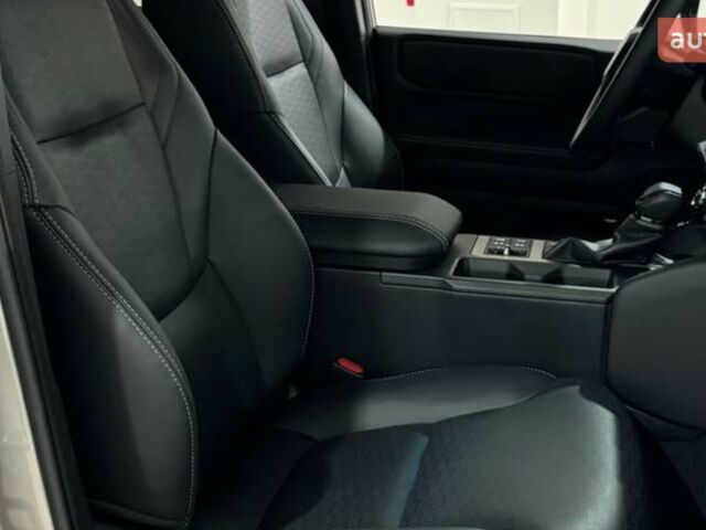 Тойота Ленд Крузер Прадо, объемом двигателя 2.8 л и пробегом 0 тыс. км за 69421 $, фото 26 на Automoto.ua