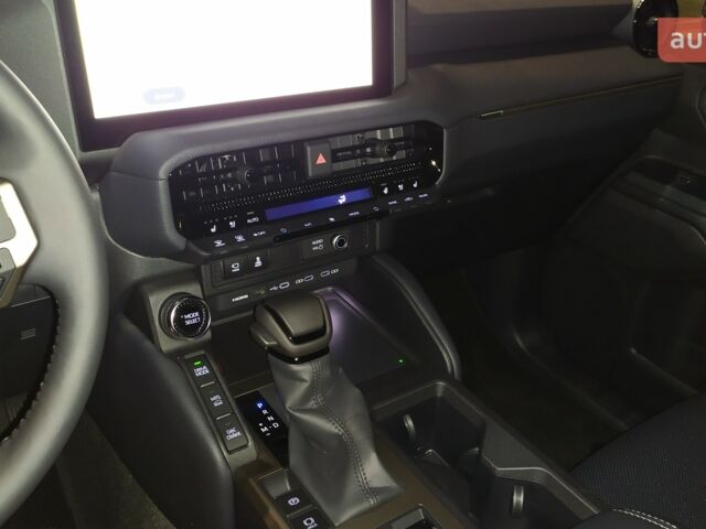 Тойота Ленд Крузер Прадо, объемом двигателя 2.8 л и пробегом 0 тыс. км за 67367 $, фото 9 на Automoto.ua