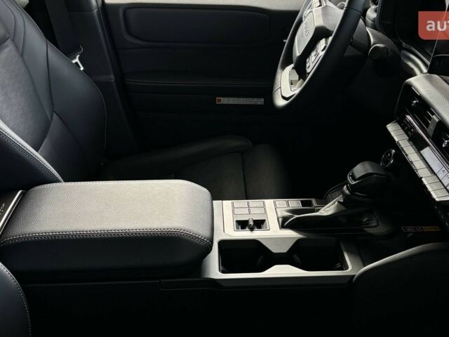 Тойота Ленд Крузер Прадо, объемом двигателя 2.8 л и пробегом 0 тыс. км за 80582 $, фото 13 на Automoto.ua