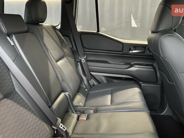 Тойота Ленд Крузер Прадо, объемом двигателя 2.8 л и пробегом 0 тыс. км за 71920 $, фото 19 на Automoto.ua