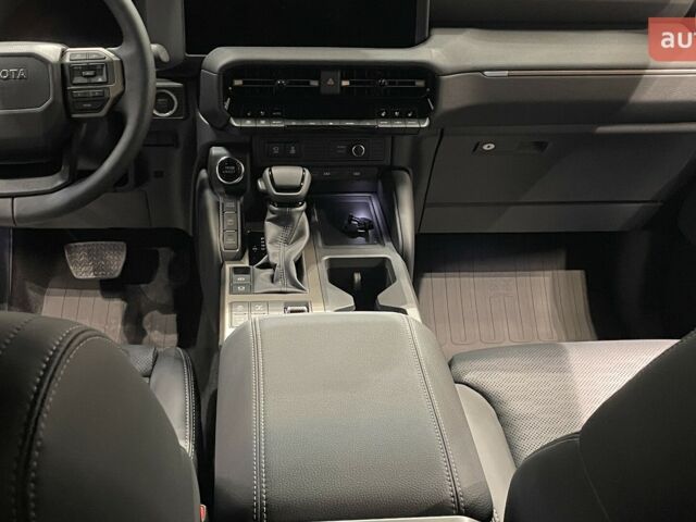 Тойота Ленд Крузер Прадо, объемом двигателя 2.8 л и пробегом 0 тыс. км за 70885 $, фото 4 на Automoto.ua