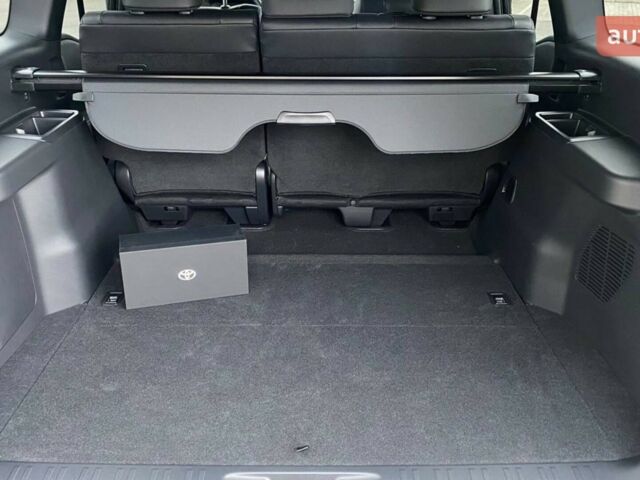 Тойота Ленд Крузер Прадо, объемом двигателя 2.8 л и пробегом 0 тыс. км за 62426 $, фото 6 на Automoto.ua