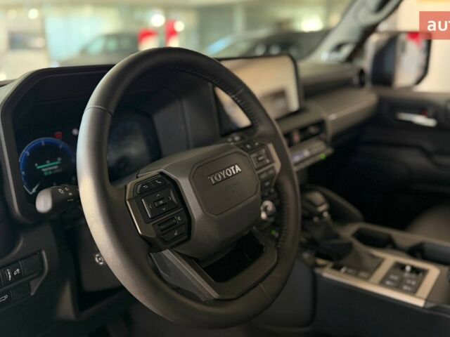 Тойота Ленд Крузер Прадо, объемом двигателя 2.8 л и пробегом 0 тыс. км за 71256 $, фото 3 на Automoto.ua