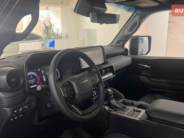 Тойота Ленд Крузер Прадо, объемом двигателя 2.8 л и пробегом 0 тыс. км за 70789 $, фото 11 на Automoto.ua