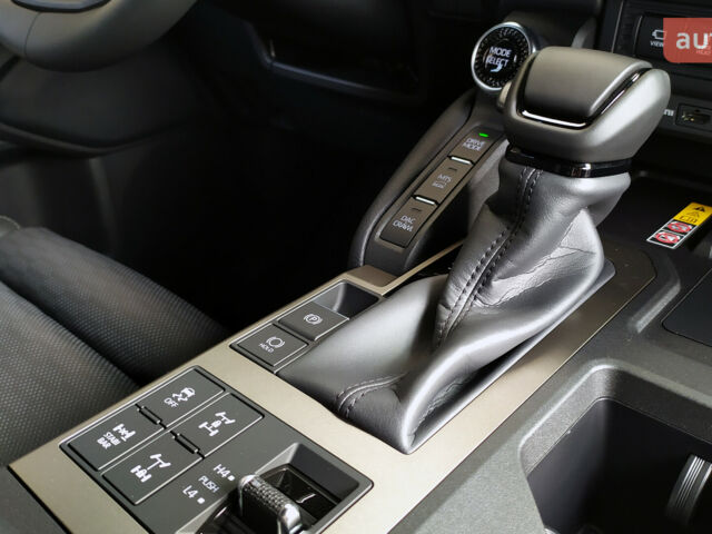 Тойота Ленд Крузер Прадо, объемом двигателя 2.8 л и пробегом 0 тыс. км за 69131 $, фото 21 на Automoto.ua