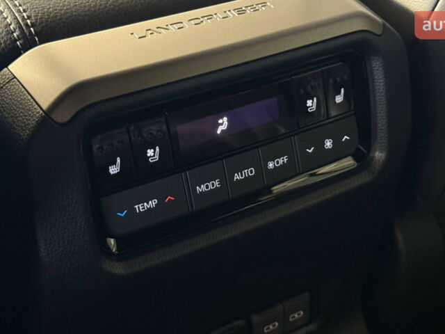 Тойота Ленд Крузер Прадо, объемом двигателя 2.8 л и пробегом 0 тыс. км за 71841 $, фото 18 на Automoto.ua