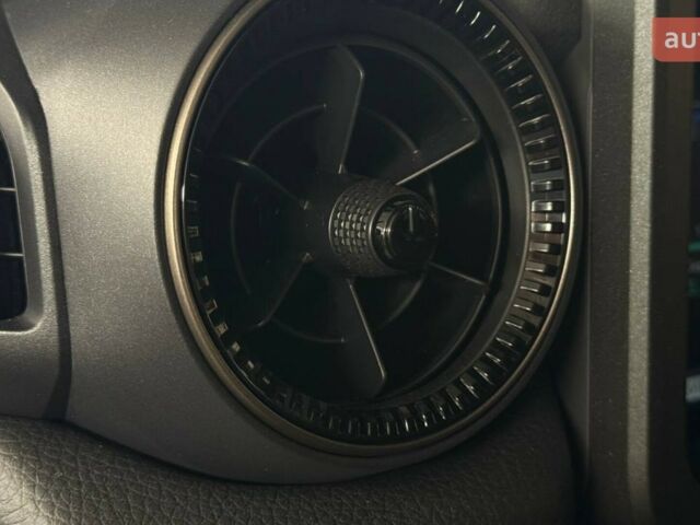 Тойота Ленд Крузер Прадо, объемом двигателя 2.8 л и пробегом 0 тыс. км за 70987 $, фото 19 на Automoto.ua