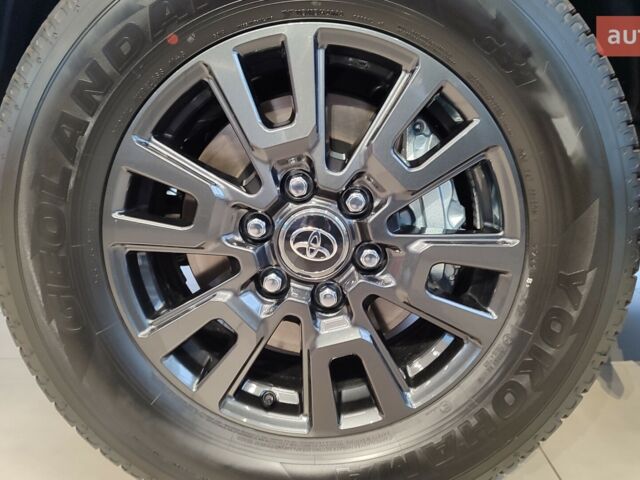 Тойота Ленд Крузер Прадо 2025 року купити нове авто Тойота Ленд Крузер Прадо 2025 року від офіційного дилера Тойота Центр Чернігів «Соллі-Плюс» Тойота фото